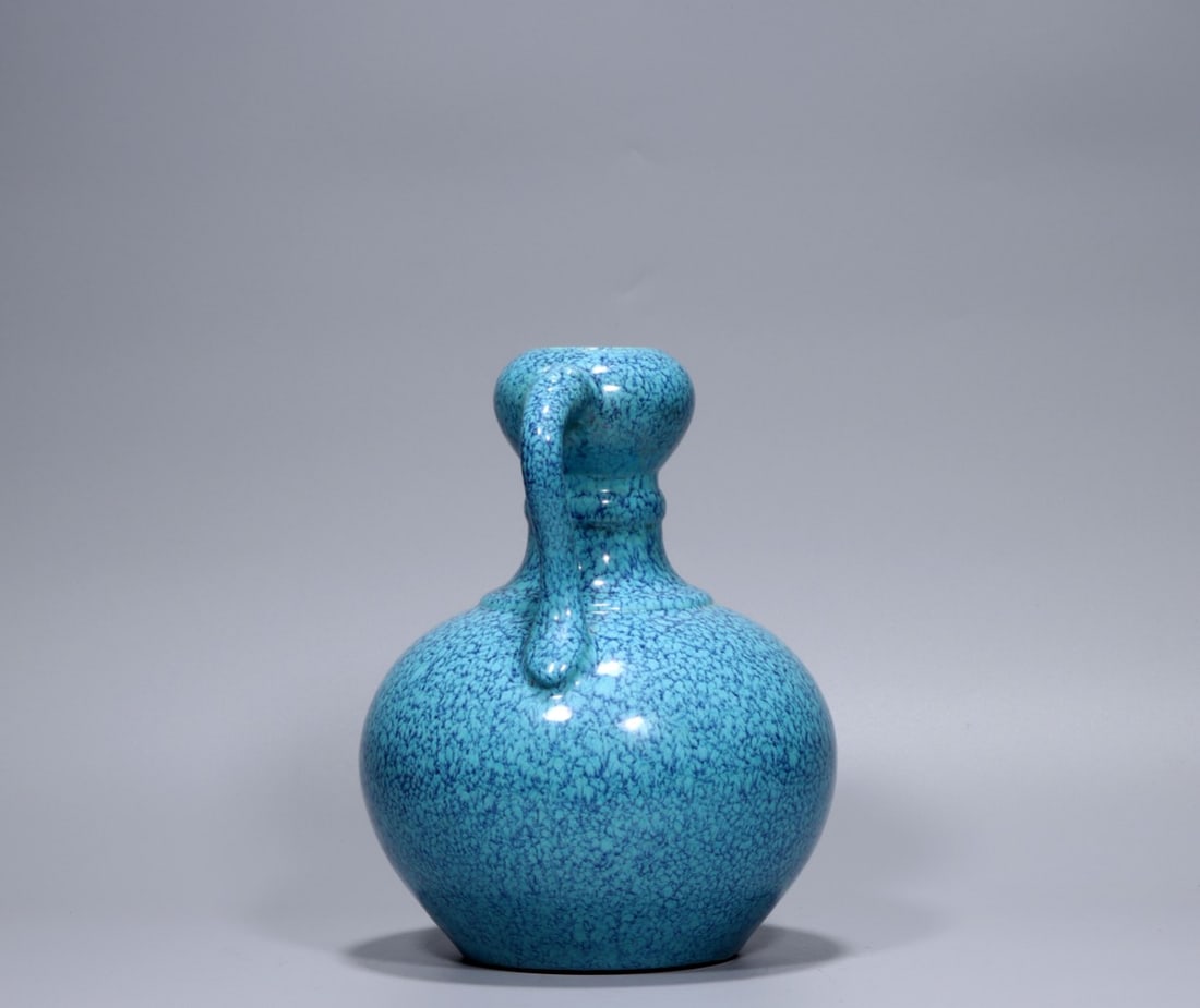 A Exquisite Robin's-Egg-Glazed Ruyi-Ears Vase - 2