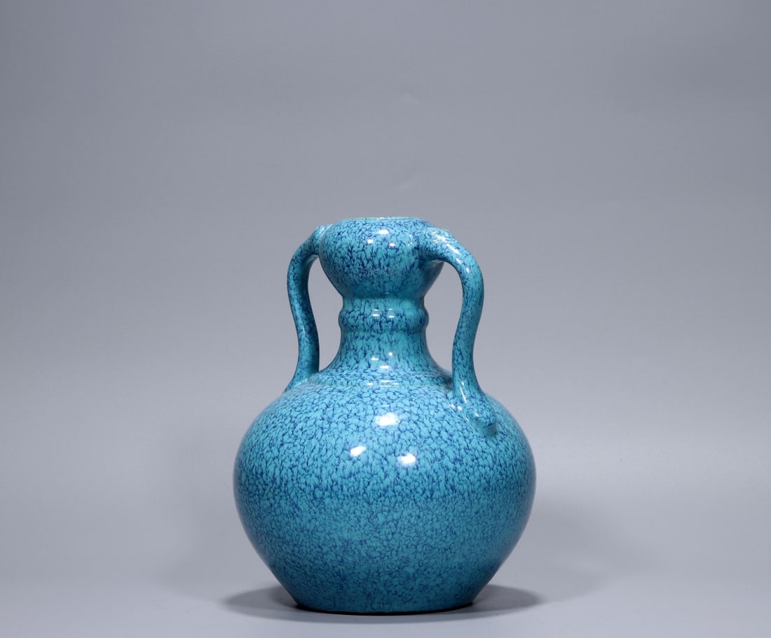 A Exquisite Robin's-Egg-Glazed Ruyi-Ears Vase - 3