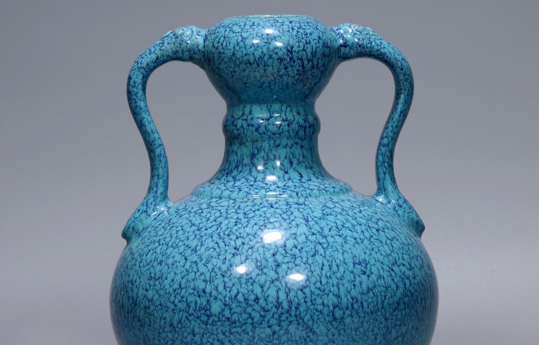 A Exquisite Robin's-Egg-Glazed Ruyi-Ears Vase - 4