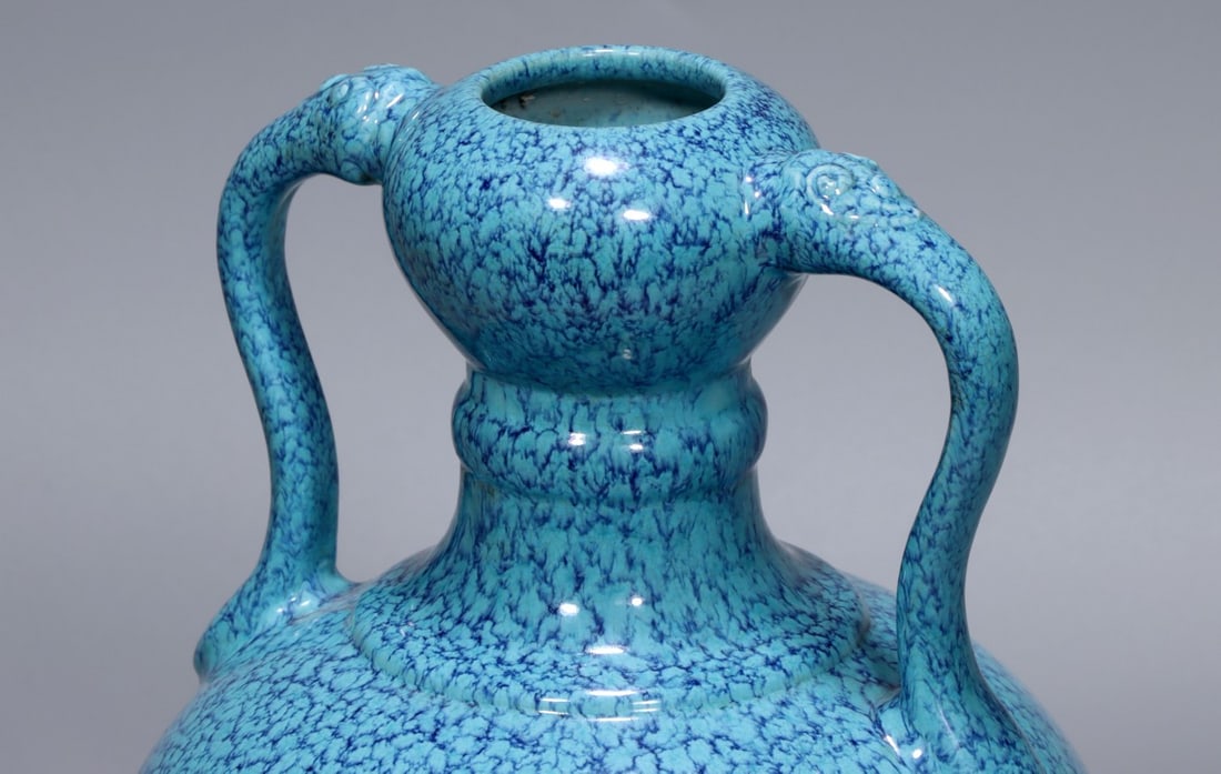 A Exquisite Robin's-Egg-Glazed Ruyi-Ears Vase - 8