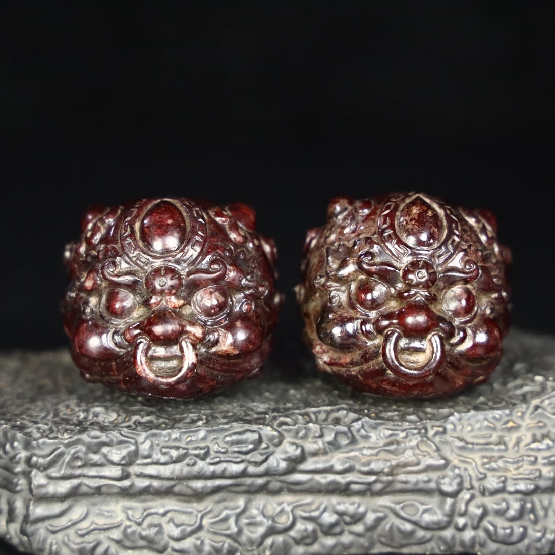 A pair of Exquisite Hotan Jade Lion Handheld Ball: A pair of Exquisite Hotan Jade Lion Handheld Ball,Qing Dynasty, China,Size:1.7inx1.7inx1.7in,Weight:248.1g 一对和田玉狮子手球,中国