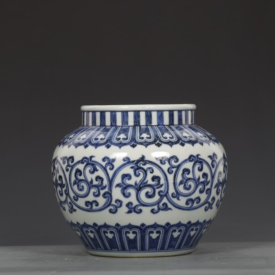 A Exquisite Blue and White Winding Grass Pattern Jar: A Exquisite Blue and White Winding Grass Pattern Jar,Ming Dynasty, China,Xuande Six-character Mark,Size:7.5inx5.9inx9.1in 青花卷草纹罐,中国明É