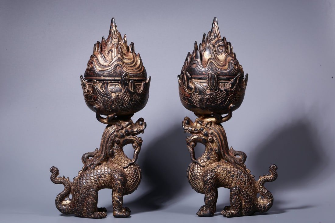 A pair of Exquisite Coppery Lacquered Gilt Kylin Censer: A pair of Exquisite Coppery Lacquered Gilt Kylin Censer,Qing Dynasty, China,Qianlong Four-character Mark,Size:11.6inx5.1inx4.1in ,Weight:1600g,1673g 一对铜漆金麒