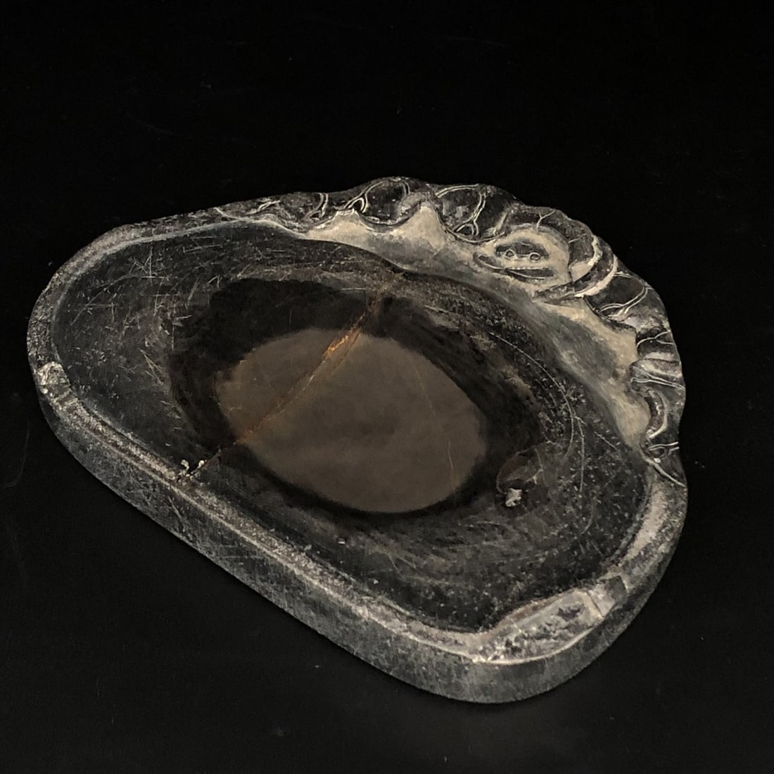 A Exquisite Xiuguang Mark Crab Pattern Inkstone: A Exquisite Xiuguang Mark Crab Pattern Inkstone,Qing Dynasty, China,With Mark,Size:6.7inx5.3inx1in 秀光款螃蟹纹端砚,中国清代,