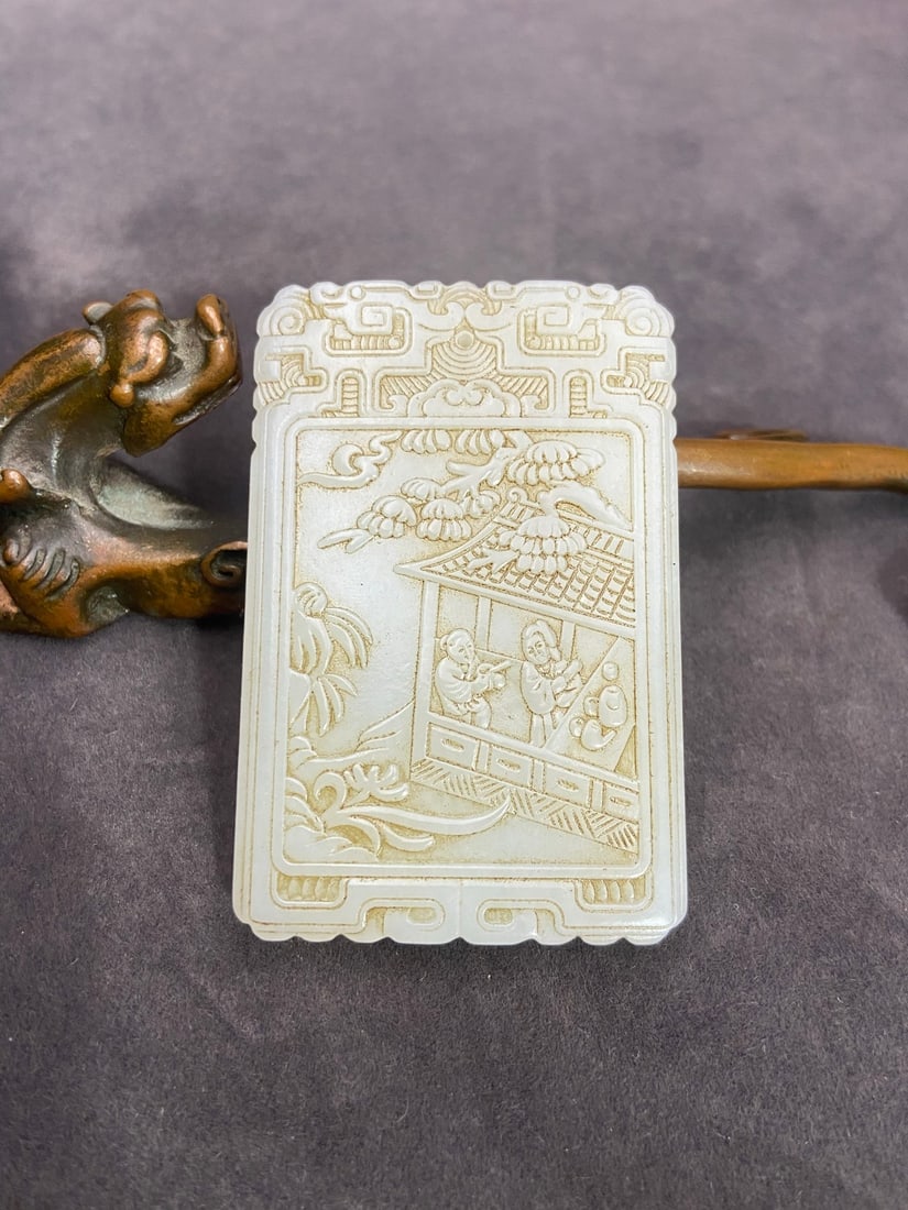 A Exquisite Hotan Jade Figures Pattern pendant: A Exquisite Hotan Jade Figures Pattern pendant,Ming Dynasty, China,Size:2.4inx1.6inx0.2in ,Weight:38g 和田玉人物纹玉佩,中国明代