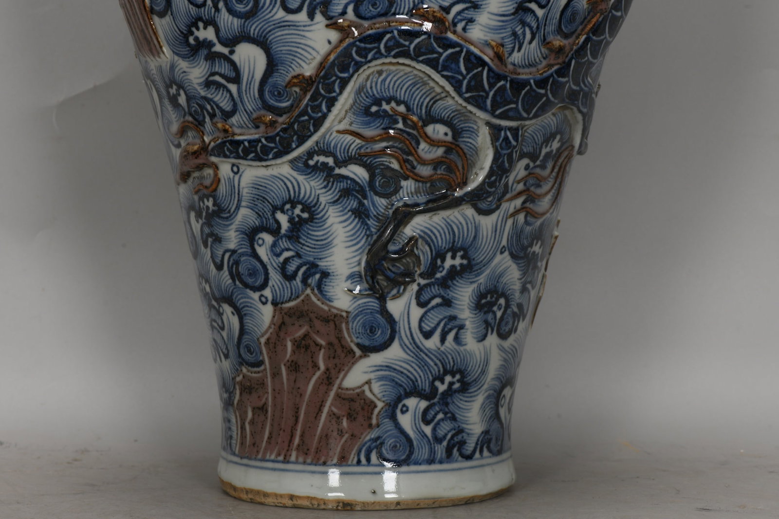 A Exquisite Blue and White Dragon Pattern Vase - 7