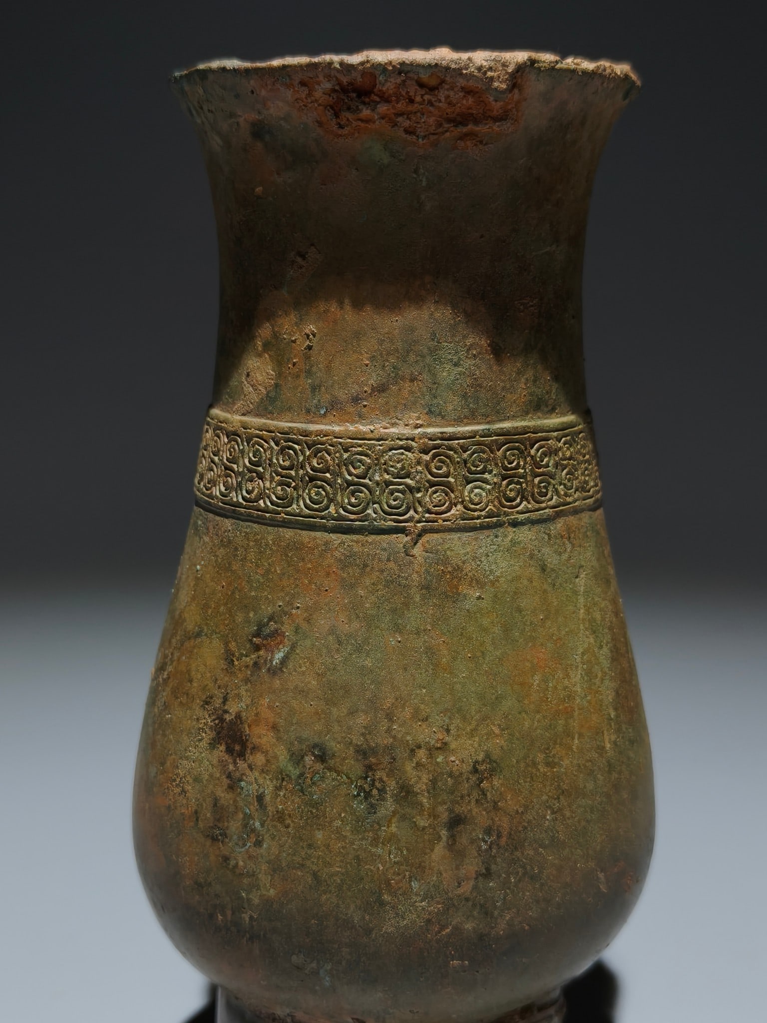 A Exquisite Bronze Pot - 2