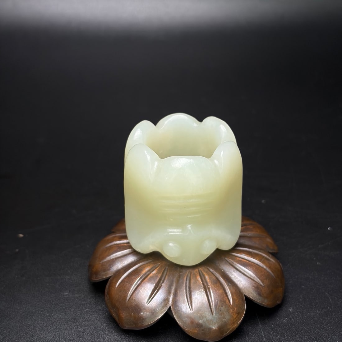 A Exquisite Hotan Jade Cicada Pattern Thumb Ring - 2