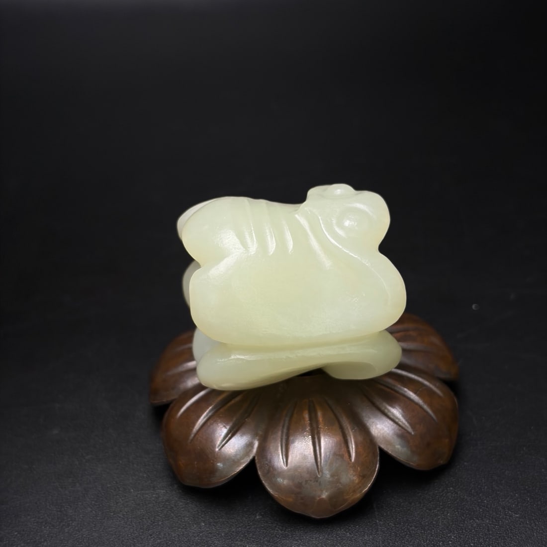 A Exquisite Hotan Jade Cicada Pattern Thumb Ring - 3