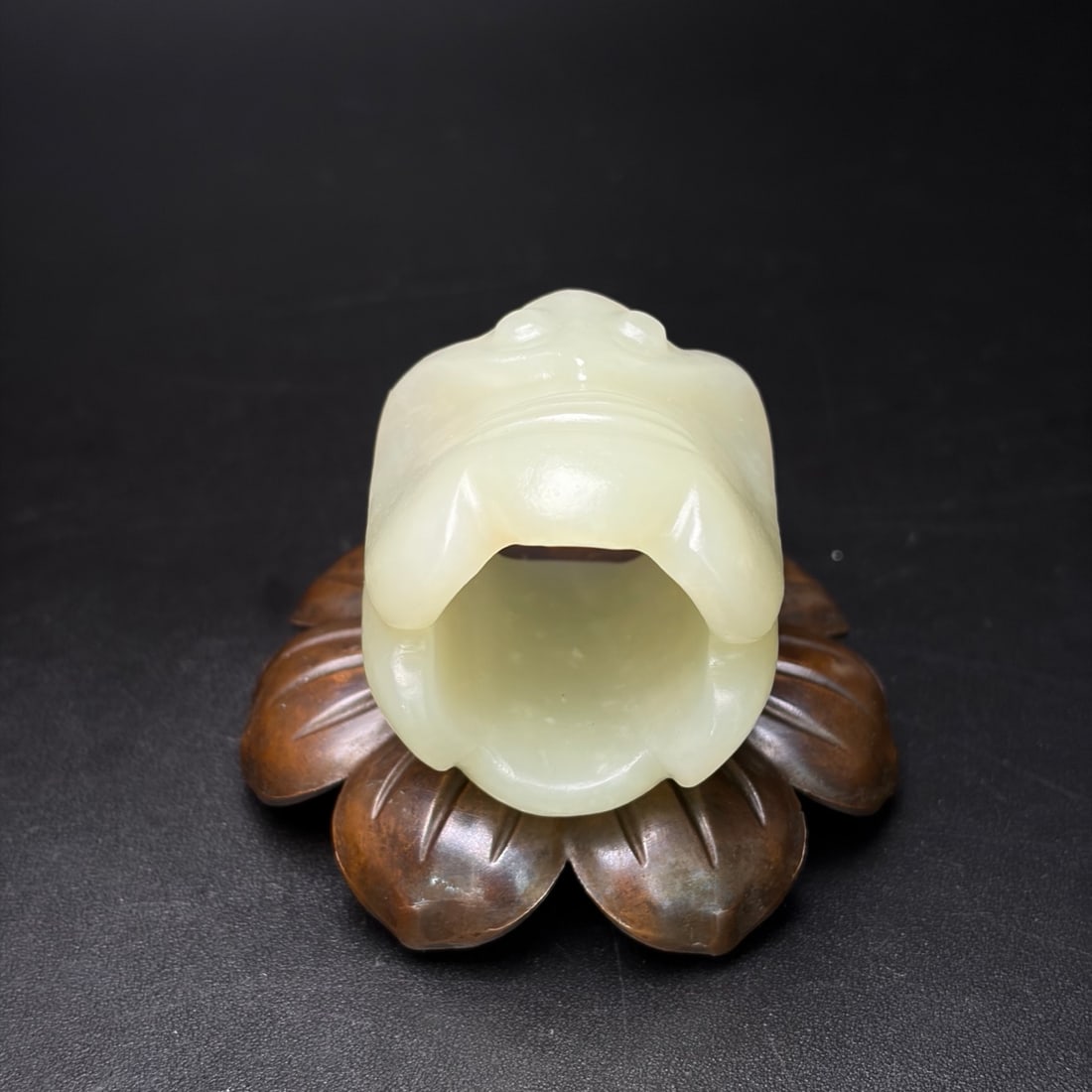 A Exquisite Hotan Jade Cicada Pattern Thumb Ring - 5