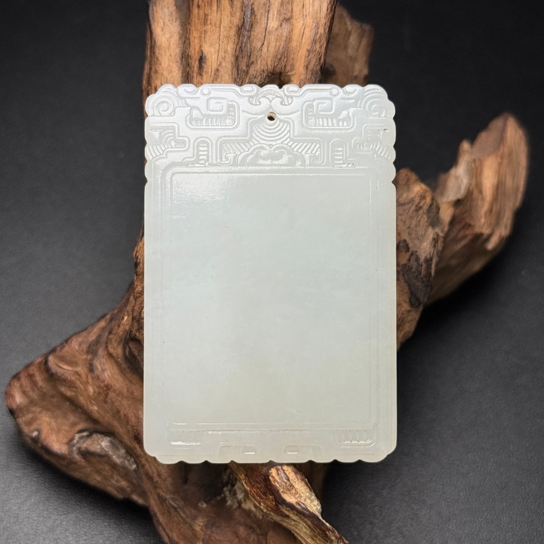 A Exquisite Hotan Jade Brand: A Exquisite Hotan Jade Brand ,Qing Dynasty, China,Size:2.4inx1.6inx0.2in ,Weight:39g 和田玉玉牌,中国清代