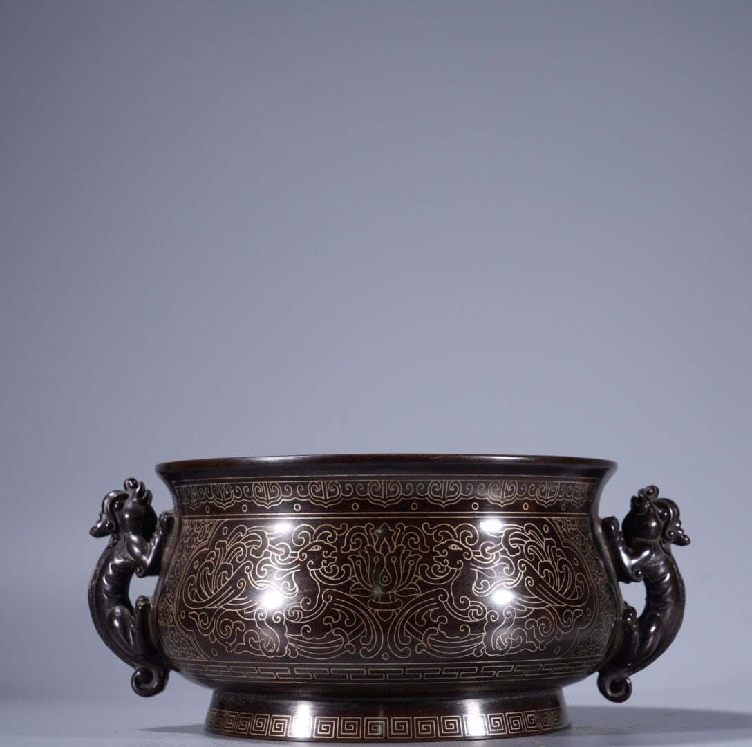 A Exquisite Copper Inlaid Silver Beast-Ears Censer: A Exquisite Copper Inlaid Silver Beast-Ears Censer,Ming Dynasty, China,With Mark,Size:3.4inx6.1in,Weight:2700g 紫铜错银丝兽耳炉,中国明