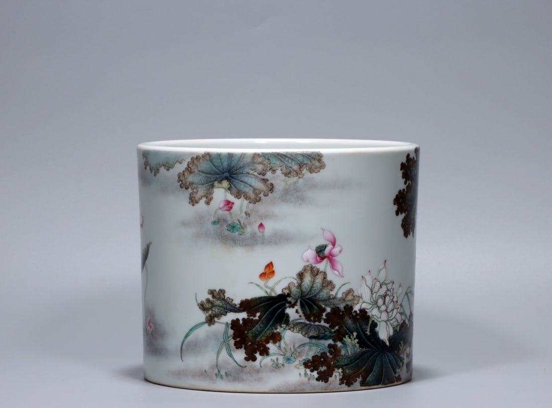 A Exquisite Enamel Fish and Lotus Pattern Brush Pot - 3