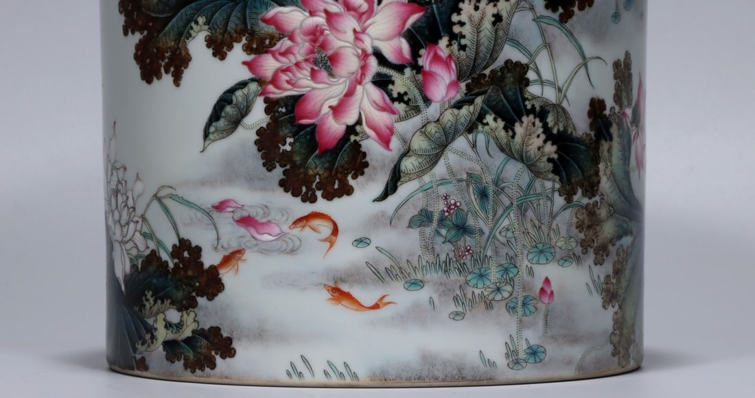 A Exquisite Enamel Fish and Lotus Pattern Brush Pot - 5