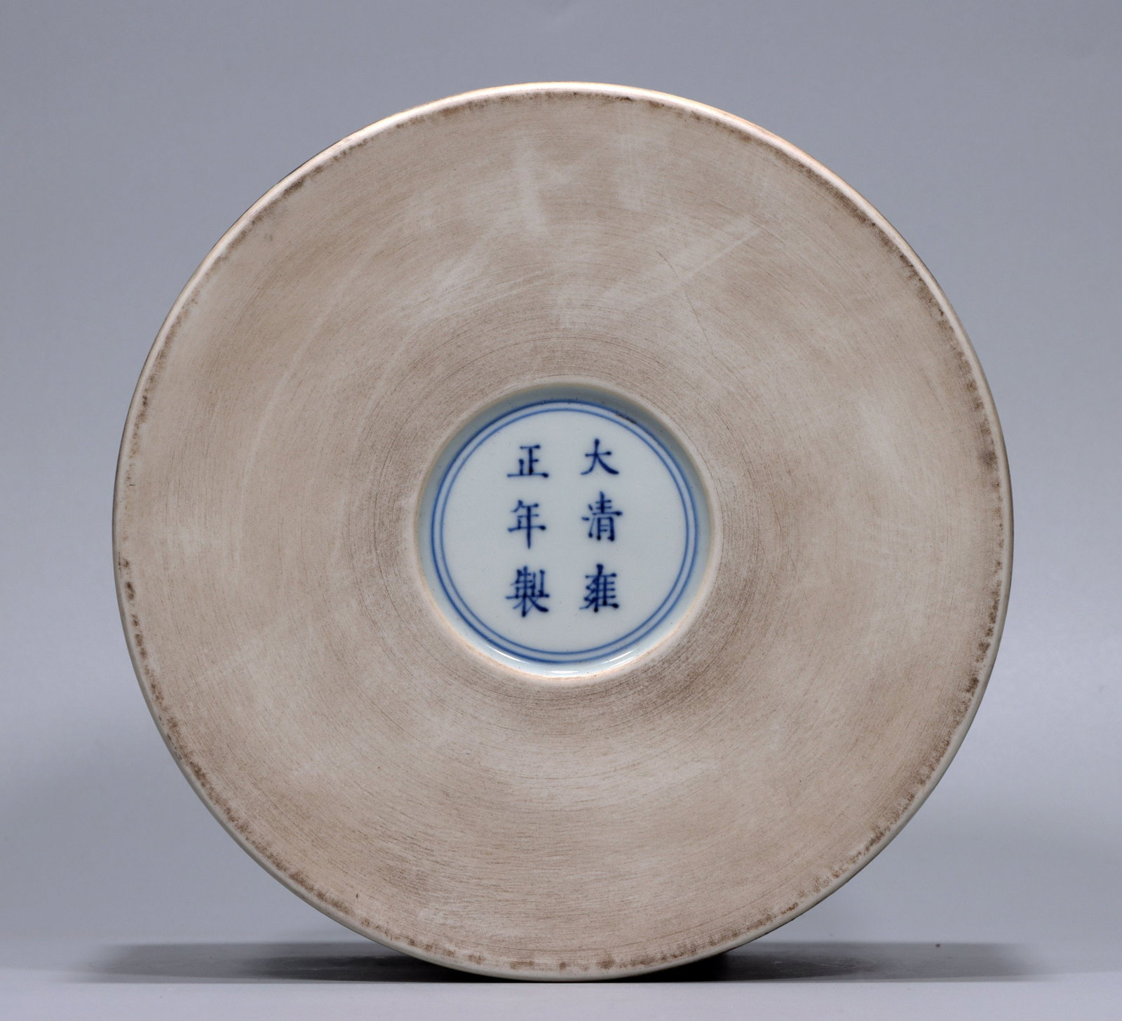 A Exquisite Enamel Fish and Lotus Pattern Brush Pot - 9
