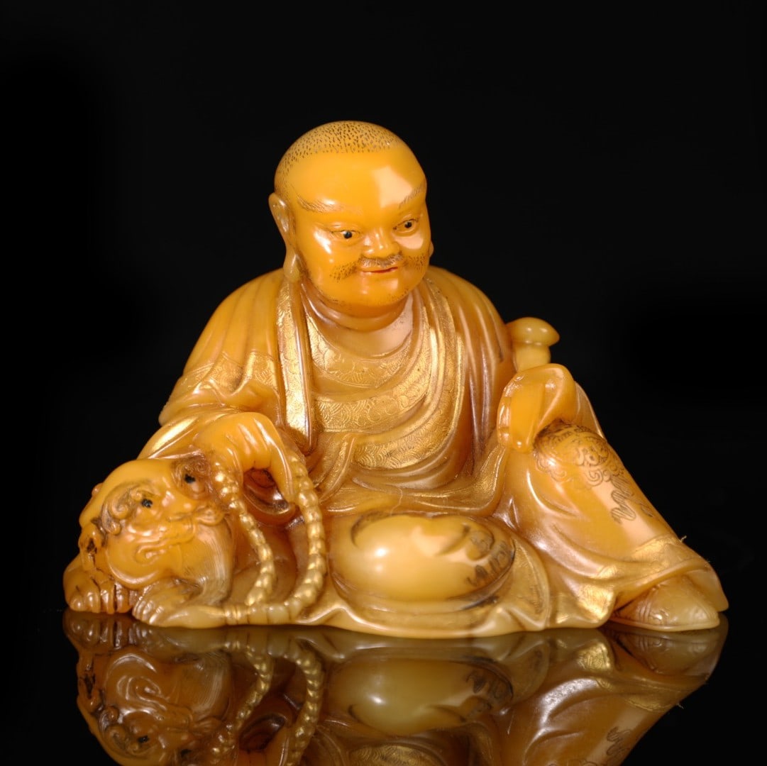 A Exquisite Shoushan Stone Statue of Arhat Ornament: A Exquisite Shoushan Stone Statue of Arhat Ornament,Qing Dynasty, China,With Mark,Size:3.3inx2.4in,Weight:202g 寿山石罗汉摆件,中国清代