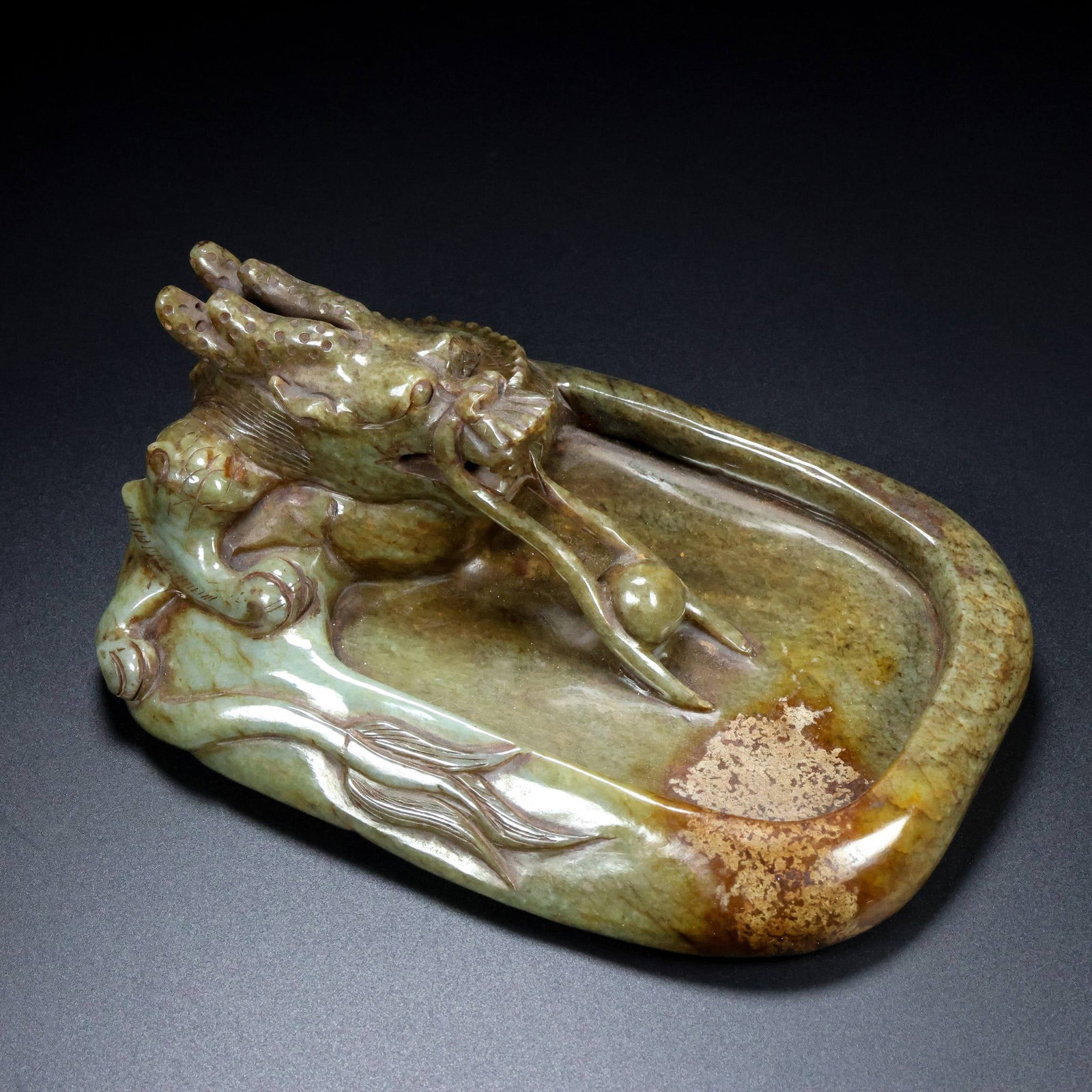 A Exquisite Hotan Jade Dragon Inkstone: A Exquisite Hotan Jade Dragon Inkstone,Han Dynasty, China,With Mark,Size:7.9inx5.5inx3.5in ,Weight:1641g 和田玉龙砚台,中国汉代,带Ē