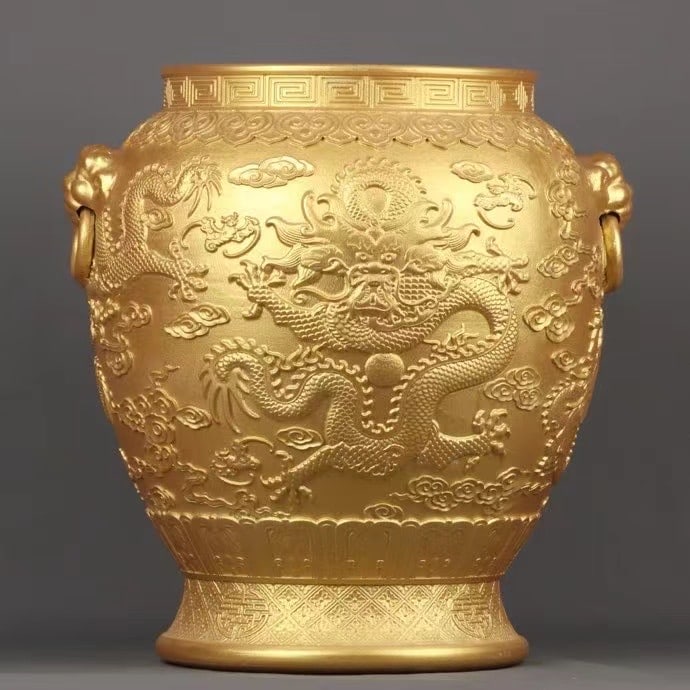 A Exquisite Gilt Bronze Dragon Pattern Beast-Ears Jar: A Exquisite Gilt Bronze Dragon Pattern Beast-Ears Jar,Qing Dynasty, China,Qianlong Six-character Mark,Size:16.5inx13.8in 铜鎏金龙纹兽耳罐,中ࢲ