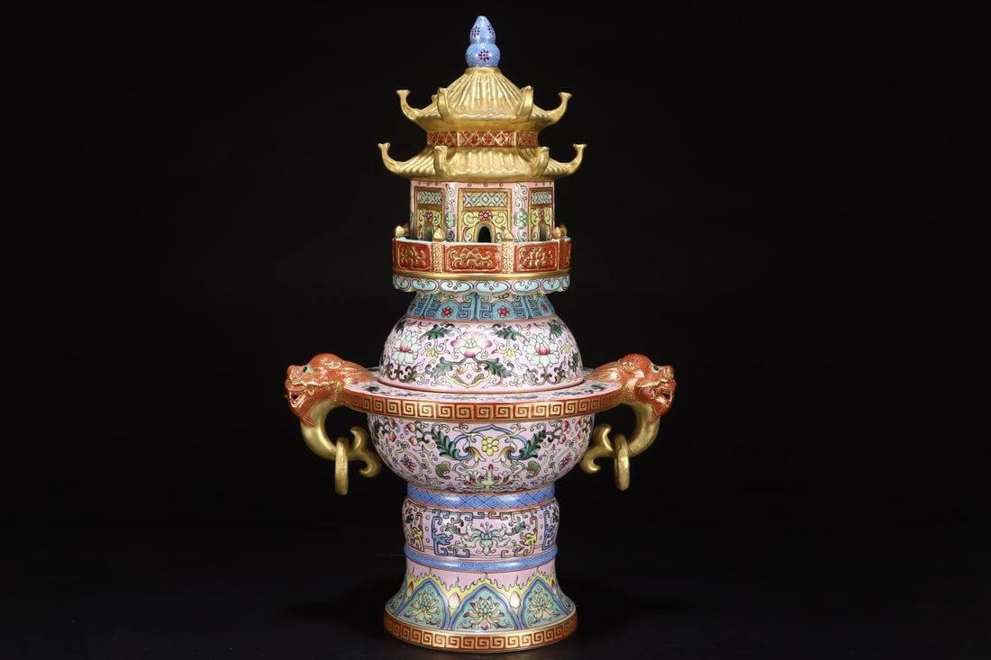 A Exquisite Enamel Painted Gold Pagoda Ornament: A Exquisite Enamel Painted Gold Pagoda Ornament,Qing Dynasty, China,Qianlong Four-character Mark,Size:13.3inx8.5in 珐琅彩描金佛塔摆件,中