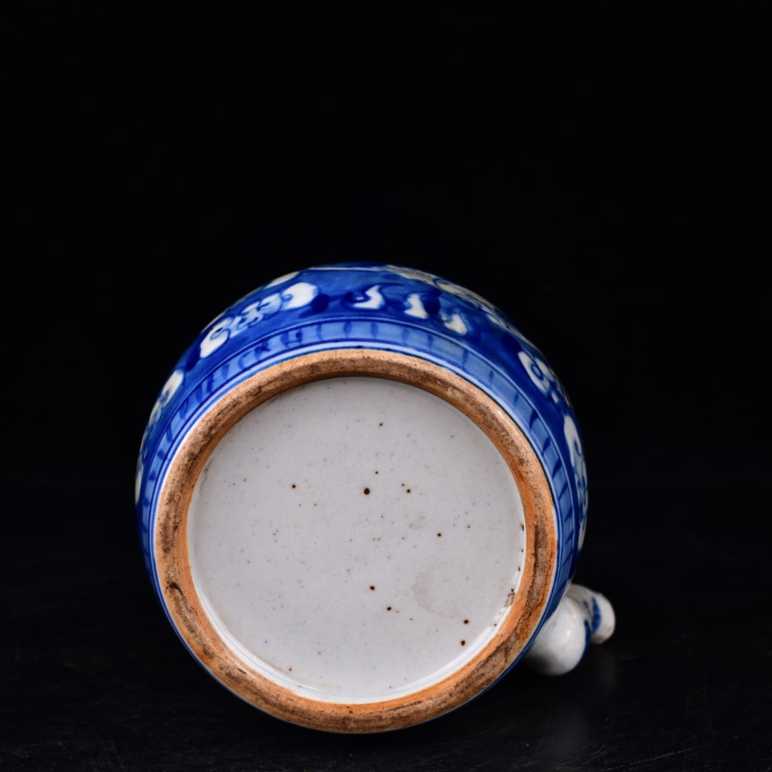 A Exquisite Blue and White Bat Pattern Ewer - 6