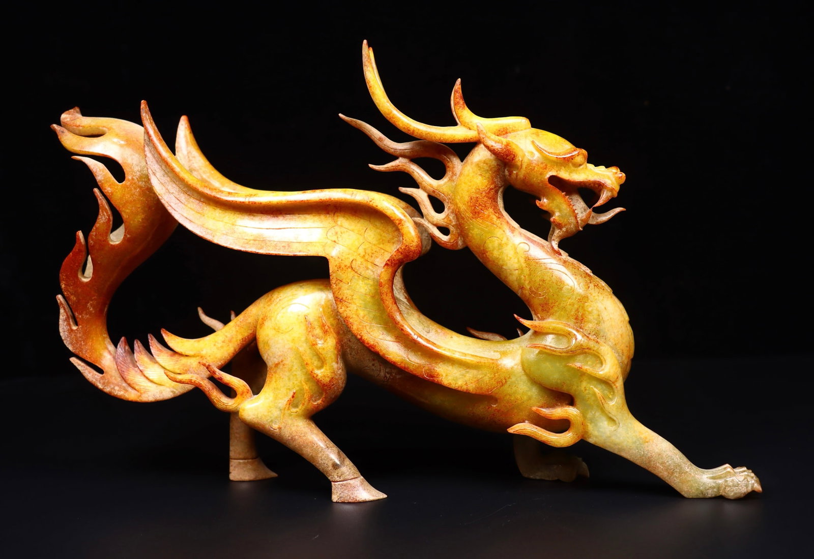 A Exquisite Hotan Jade Dragon Ornament: A Exquisite Hotan Jade Dragon Ornament,Han Dynasty, China,Size:14.6inx2inx7.9in ,Weight:1541g 和田玉龙摆件,中国汉代