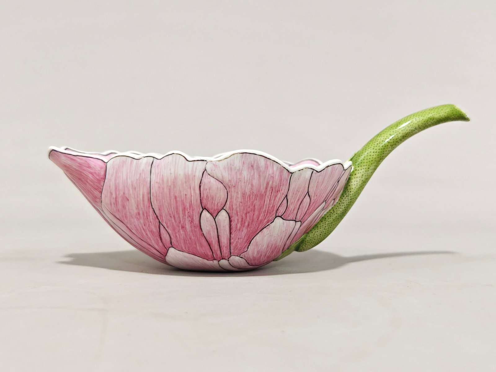 A Exquisite Famille-Rose Lotus Cup: A Exquisite Famille-Rose Lotus Cup,Qing Dynasty, China,Size:3.1inx7.7inx4.6in 粉彩荷花杯,中国清代