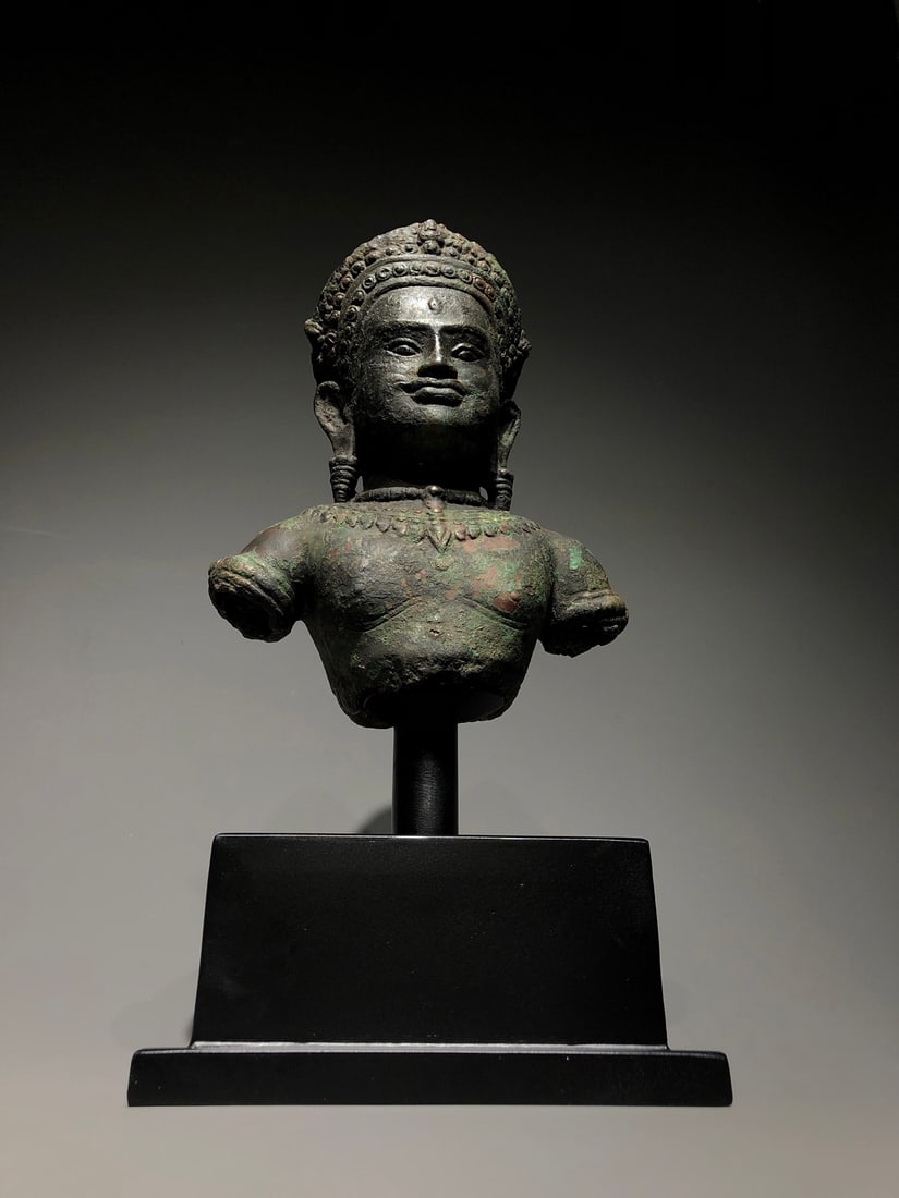 A Exquisite Bronze Deity Statue Ornament: A Exquisite Bronze Deity Statue Ornament,Ming Dynasty, China,Size:7.5inx3.1inx8.3in ,Weight:3000g 青铜神像摆件,中国明代
