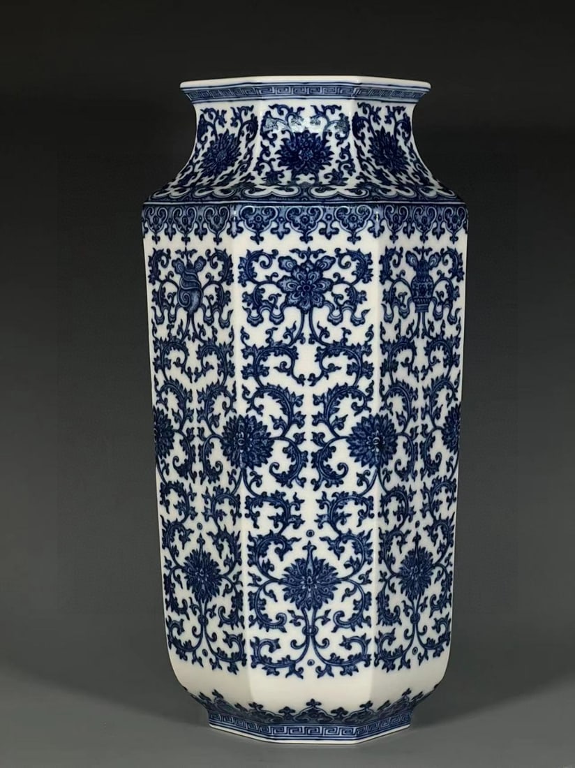 A Exquisite Blue and White Lotus Pattern Vase: A Exquisite Blue and White Lotus Pattern Vase,Qing Dynasty, China,Qianlong Six-character Mark,Size:15.6inx5.9inx4.9in