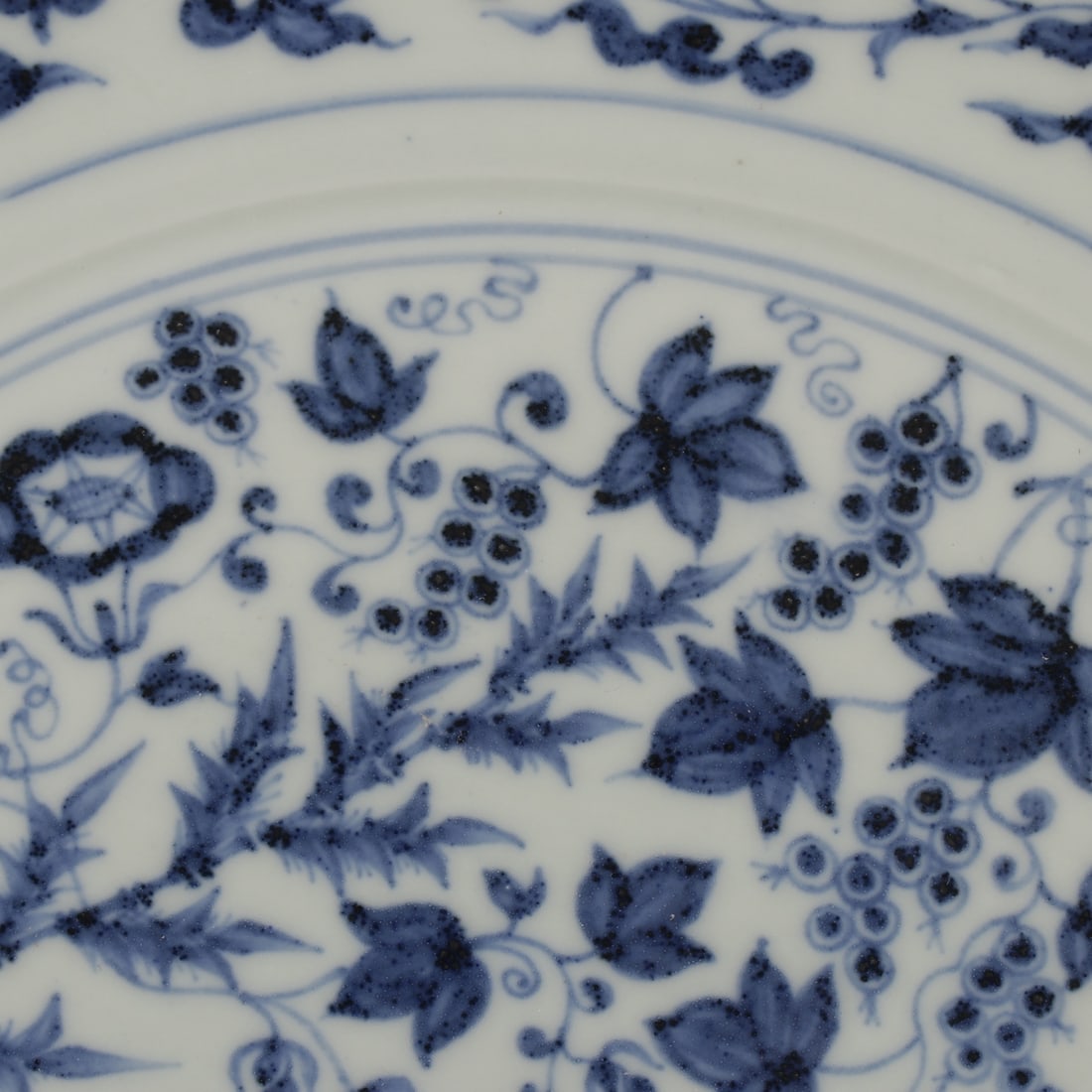 A Exquisite Blue and White Flower Bird Pattern Plate - 4