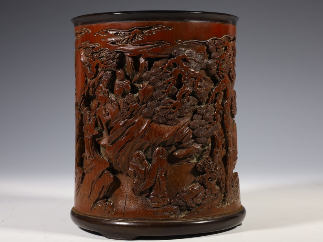 A Exquisite Bamboo Carving Character and Story Pattern Brush Pot: A Exquisite Bamboo Carving Character and Story Pattern Brush Pot,Qing Dynasty, China,Size:5.5inx6.8in,Weight:727g 竹雕人物故事纹笔筒,中Þ