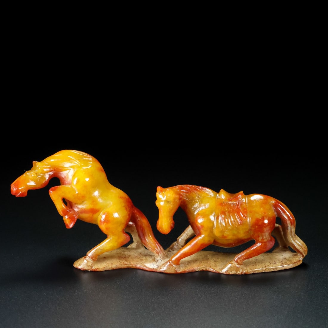 A Exquisite Hotan Jade Horse Ornament: A Exquisite Hotan Jade Horse Ornament,Han Dynasty, China,Size:7.1inx1.6inx2.8in ,Weight:250g 和田玉马摆件,中国汉代