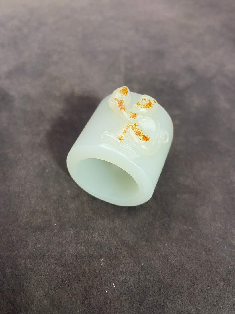 A Exquisite Hotan Jade Monkey Pattern Thumb Ring - 7