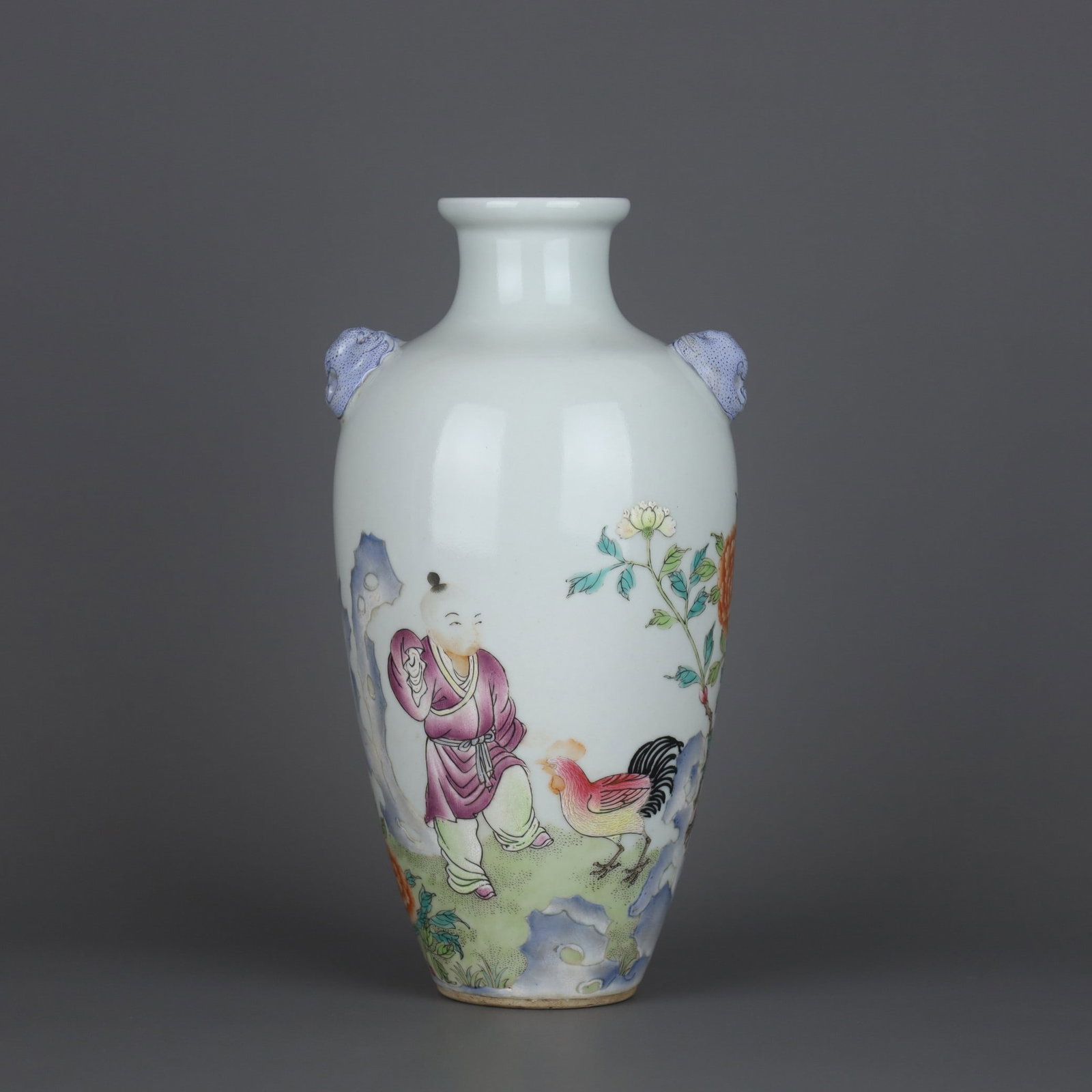 A Exquisite Famille-Rose Figures Pattern Beast-Ears Vase: A Exquisite Famille-Rose Figures Pattern Beast-Ears Vase,Qing Dynasty, China,Qianlong Six-character Mark,Size:8.8inx4.7in 粉彩人物纹兽耳瓶,中Þ