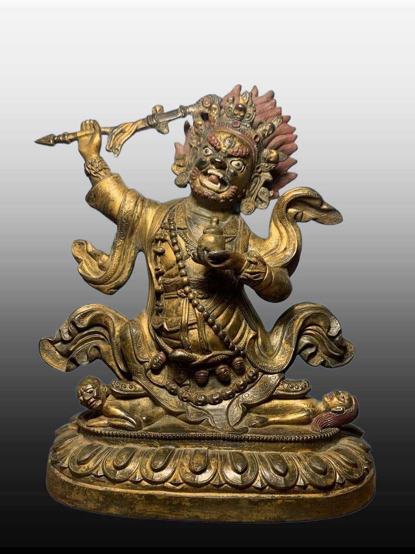 A Exquisite Bronze Buddha Statue Ornament: A Exquisite Bronze Buddha Statue Ornament,Ming Dynasty, China,Size:9.4inx8.3in,Weight:3510g 铜造佛像摆件,中国明代
