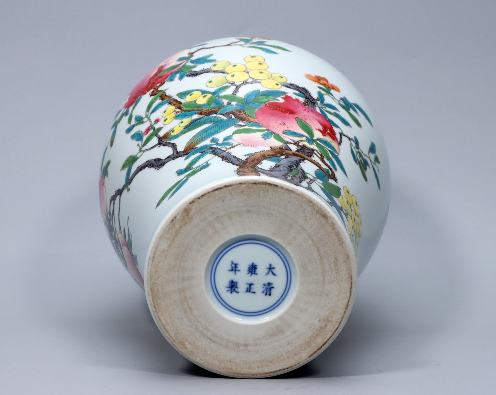 A Exquisite Enamel Flower and Fruit Pattern Vase - 9