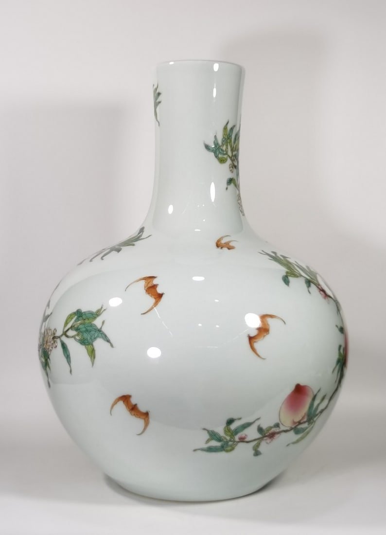 A Exquisite Famille-Rose Peach Pattern Vase - 5