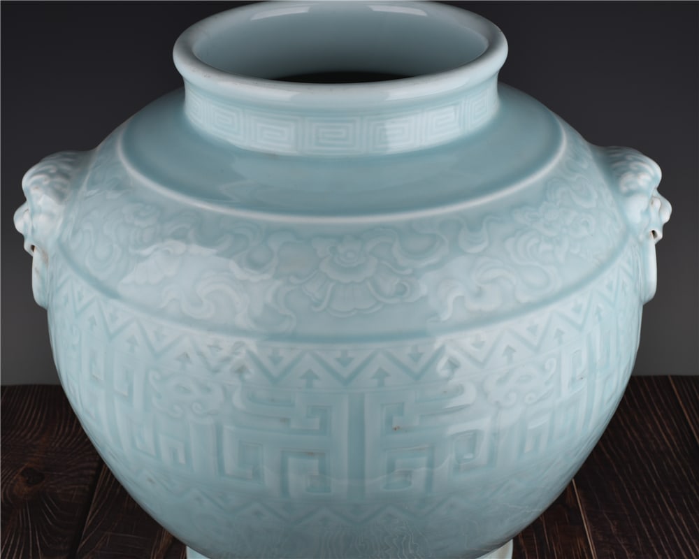 A Exquisite Sky Blue Glazed Dragon Pattern Jar - 4