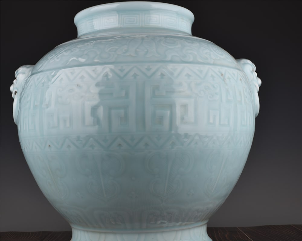 A Exquisite Sky Blue Glazed Dragon Pattern Jar - 7