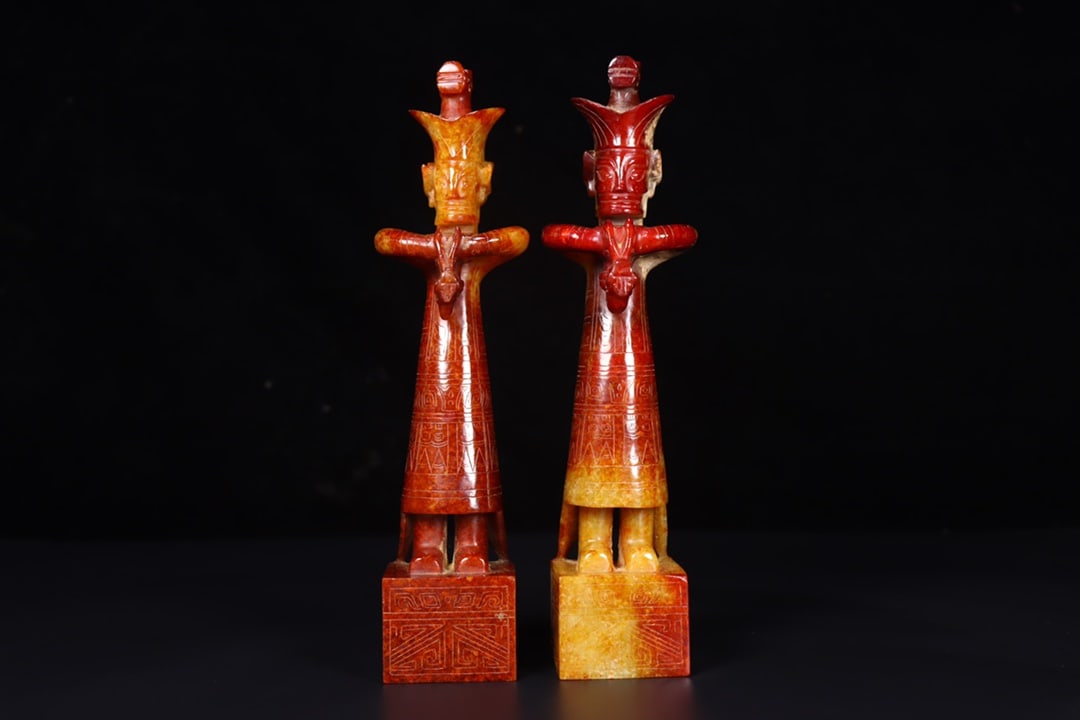 A pair of Exquisite Hotan Jade Figures Ornament: A pair of Exquisite Hotan Jade Figures Ornament,Han Dynasty, China,Size:2.4inx1.8inx8.7in ,Weight:557g 一对和田玉人摆件,中国汉代