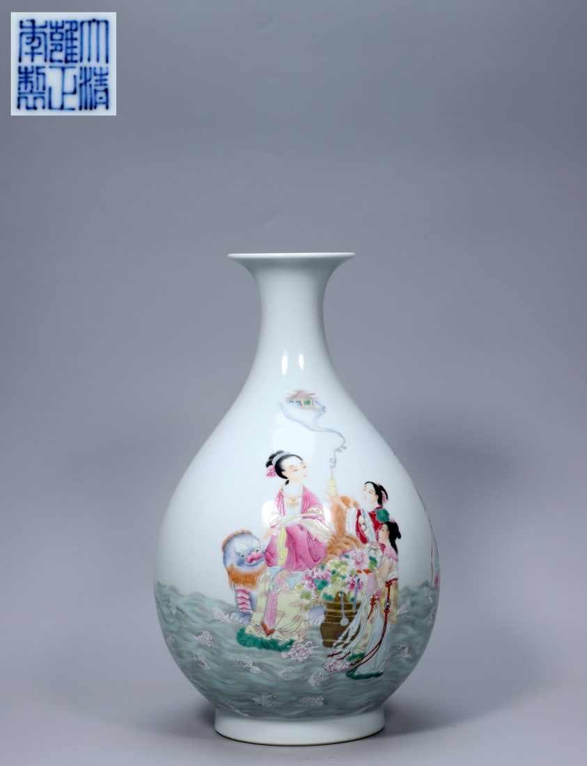 A Exquisite Famille-Rose Figures Pattern Vase: A Exquisite Famille-Rose Figures Pattern Vase,Qing Dynasty, China,Yongzheng Six-character Mark,Size:13.6inx3.6inx8.1inx4.9in,Weight:2351g 粉彩人物纹瓶,中Þ