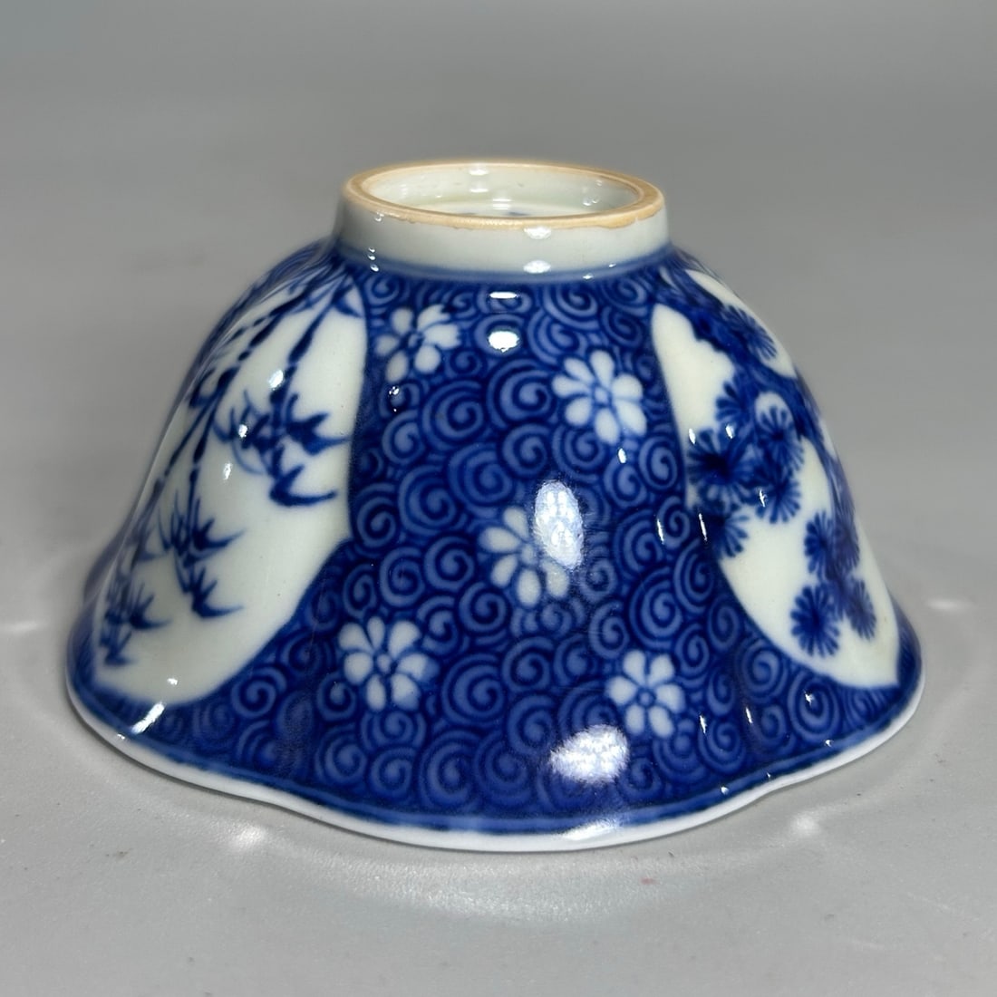 A Exquisite Blue and White Pine and Bamboo Pattern Cup - 3