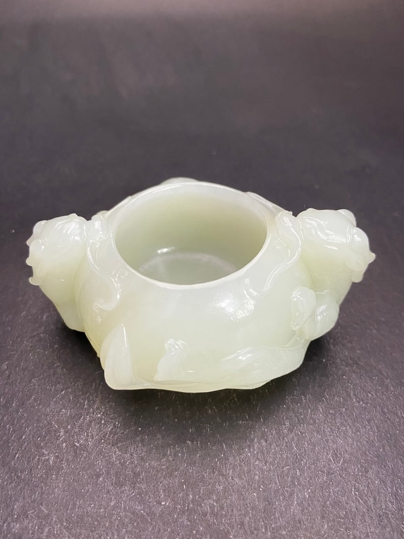 A Exquisite Hotan Jade Dragon Brush Washer (1 of 6)