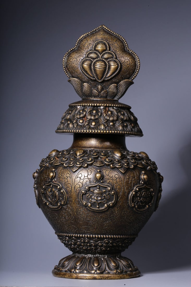 A Exquisite Coppery Eight Treasures Pattern Vase: A Exquisite Coppery Eight Treasures Pattern Vase,Ming Dynasty, China,Size:9.8inx5.1in ,Weight:1319g 铜八宝纹瓶,中国明代