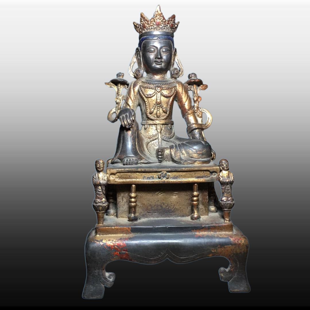 A Exquisite Bronze Buddha Statue Ornament (1 of 9)