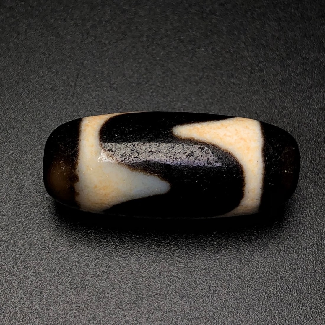 A Exquisite Tiger Tooth Dzi bead - 3