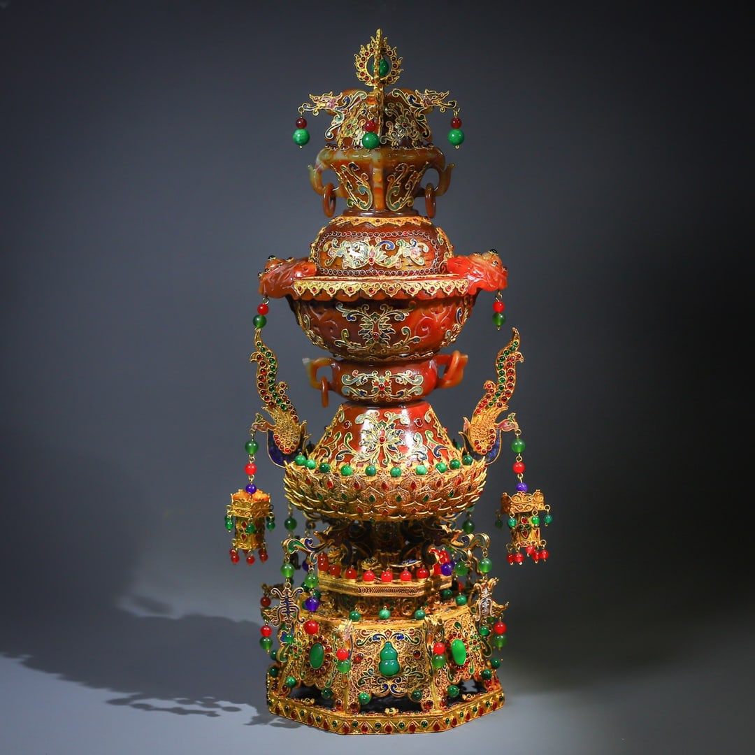 A Exquisite Cloisonné Inlaid Agate Robin: A Exquisite Cloisonné Inlaid Agate Robin,Qing Dynasty, China,Qianlong Four-character Mark,Size:19.7inx8.7in ,Weight:3183g 掐丝镶嵌玛瑙炉,中国