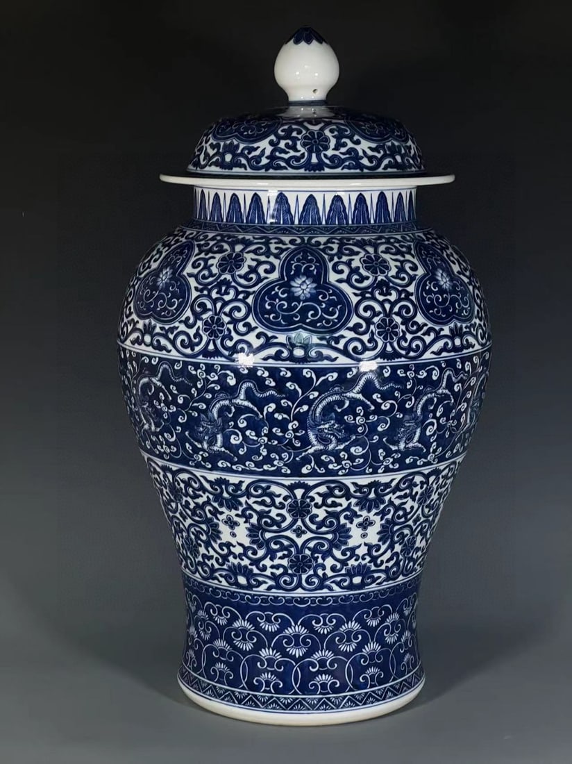 A Exquisite Blue and White Dragon Pattern Vase: A Exquisite Blue and White Dragon Pattern Vase,Qing Dynasty, China,Qianlong Six-character Mark,Size:25.3inx8.3inx9.5in 青花龙纹瓶,中国清代,乾