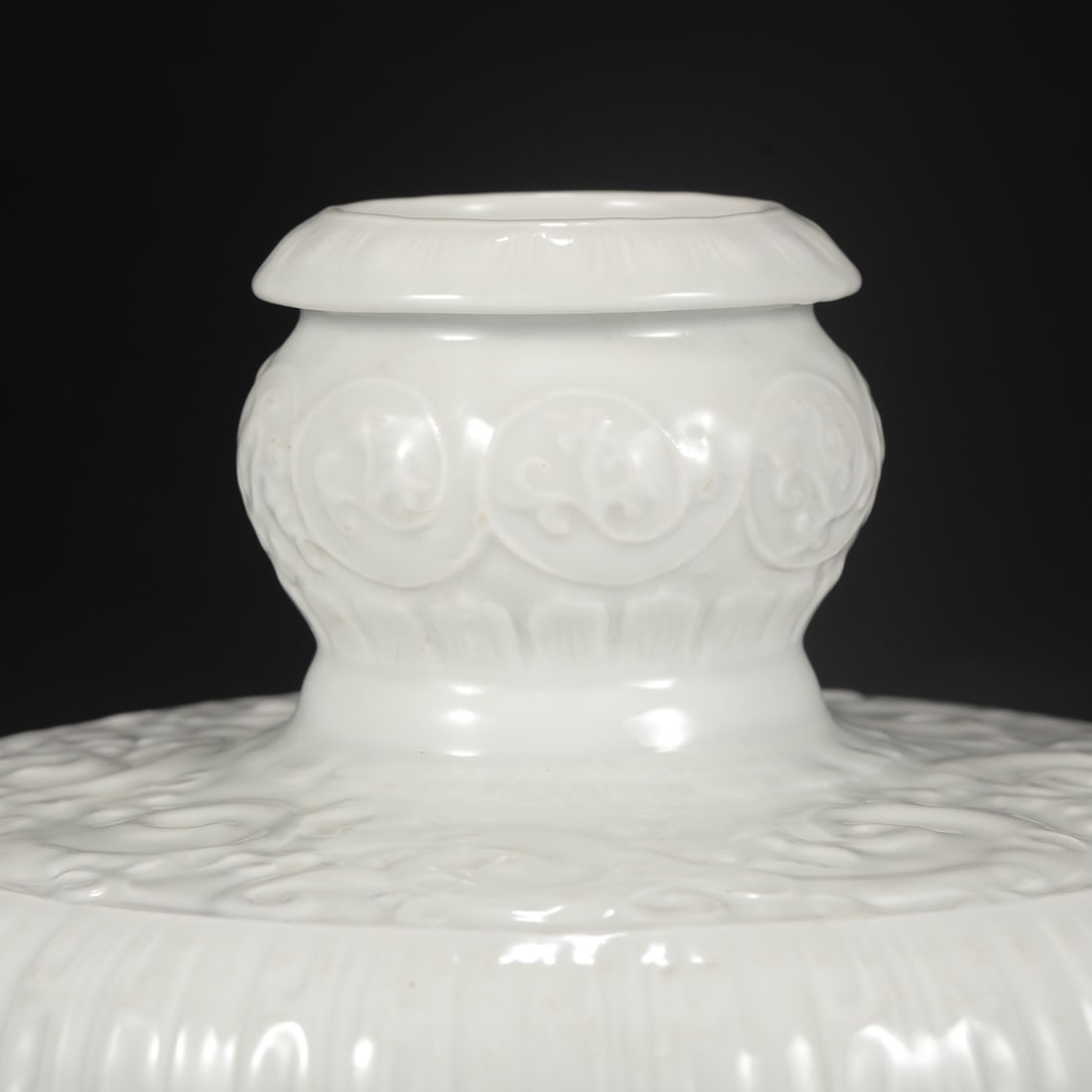 A Exquisite Sweet White Glazed Ruyi Pattern Hatstand - 3