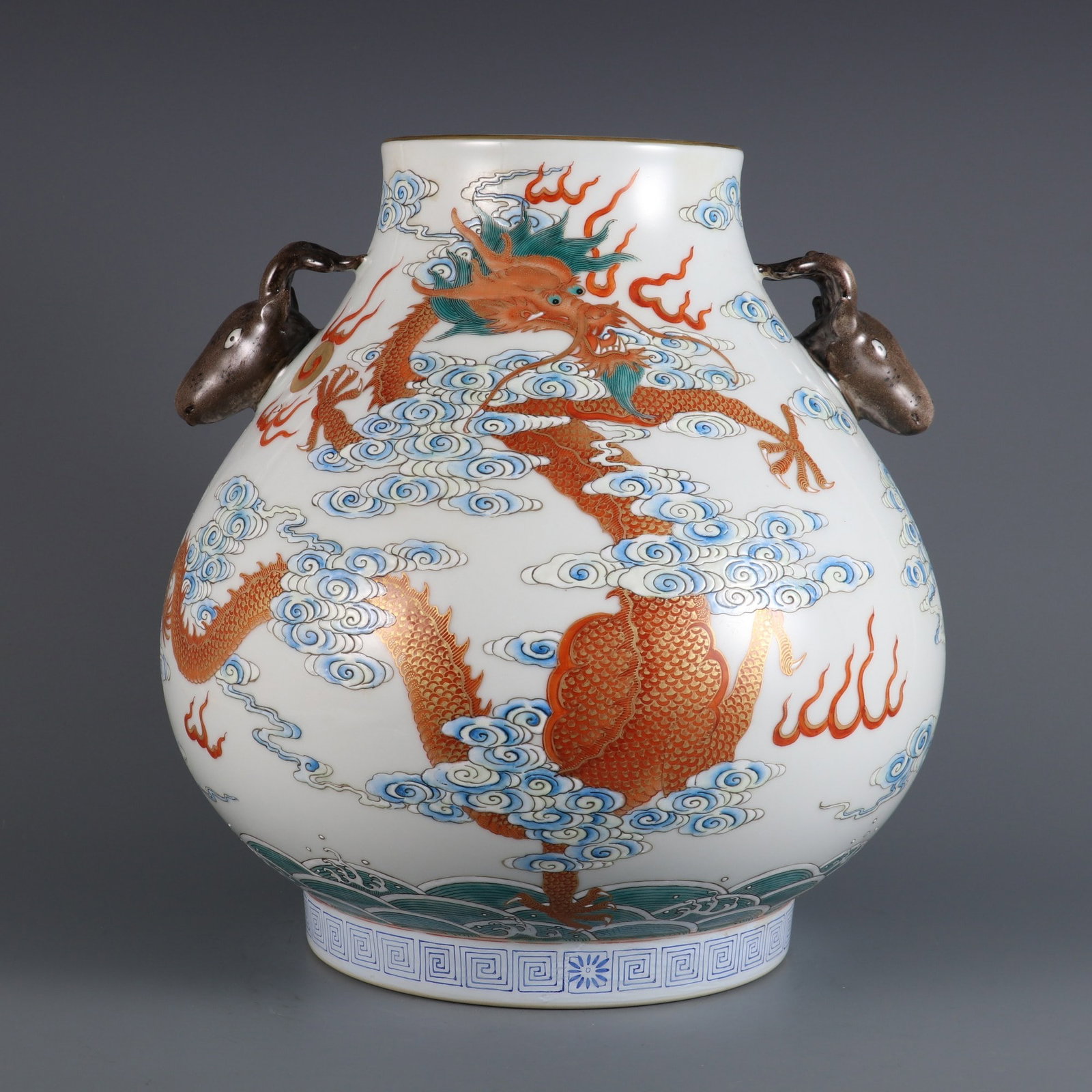 A Exquisite Famille-Rose Iron-Red Dragon Pattern Deer Head Vase: A Exquisite Famille-Rose Iron-Red Dragon Pattern Deer Head Vase,Qing Dynasty, China,Qianlong Six-character Mark,Size:12.2inx10.6inx5.3in 粉彩矾红龙纹鹿头