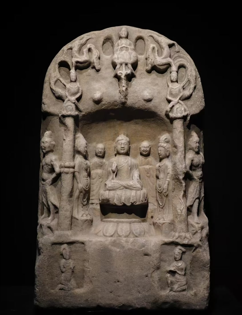 A Exquisite Marble Buddhist niche Ornament: A Exquisite Marble Buddhist niche Ornament Tang Dynasty, China Size:37.4inx22inx10.6in汉白玉大佛龛 中国唐代 Size:95cmx56cmx27cm